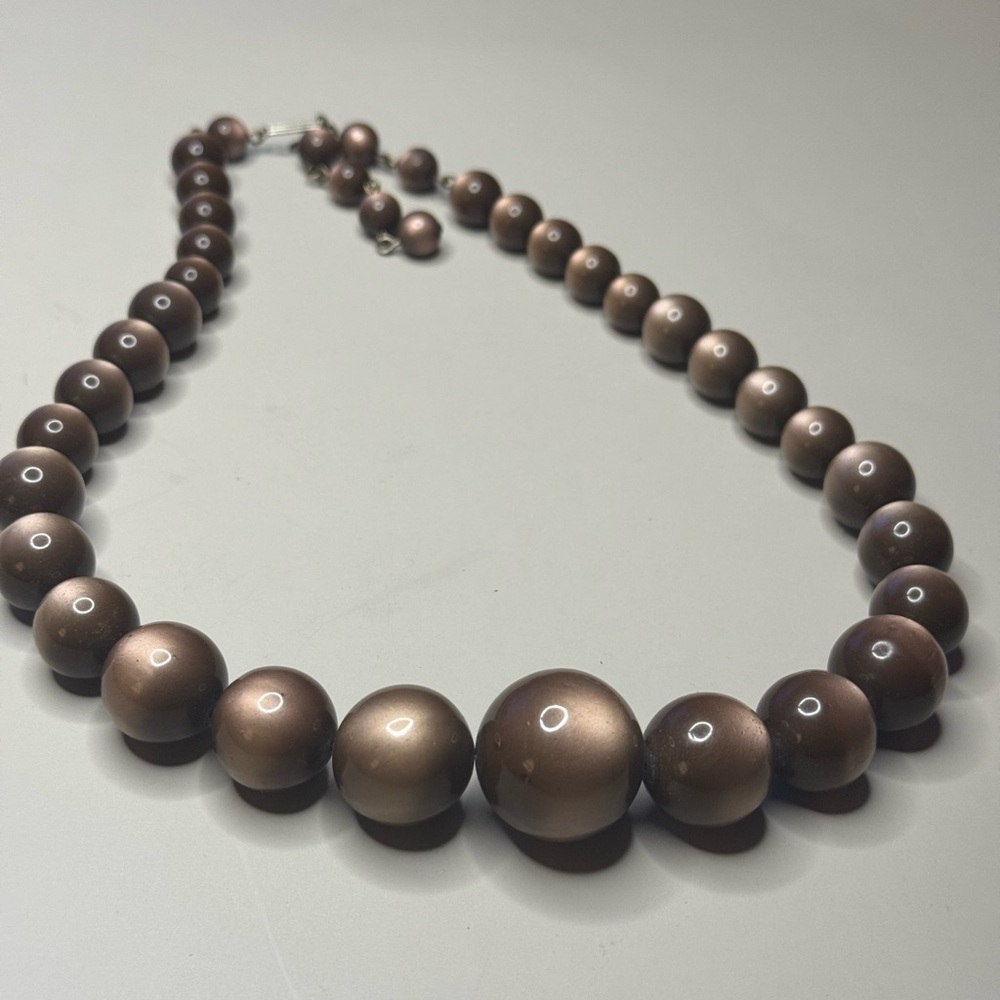 Vintage 1950-1960s Thermaset Brown Moonglow Graduated Bead Necklace